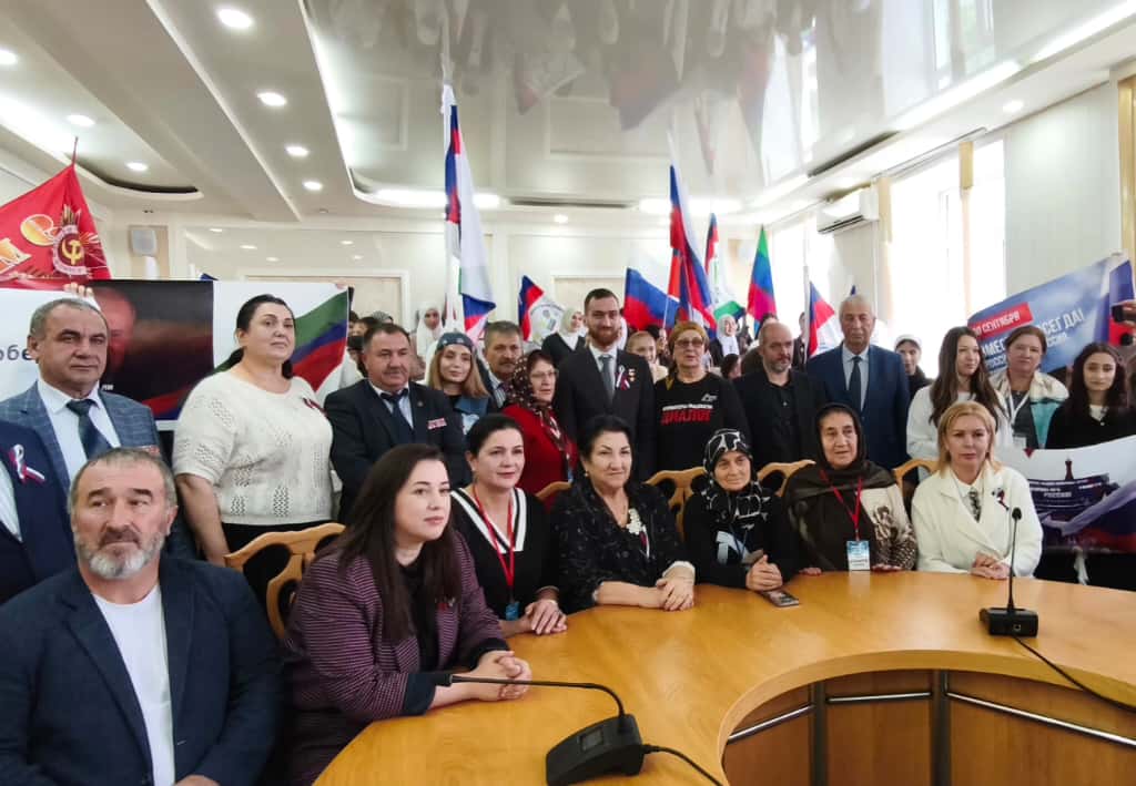 «СВОим примером». Годовщину вхождения Донбасса и Новороссии в состав России отметили в Махачкале